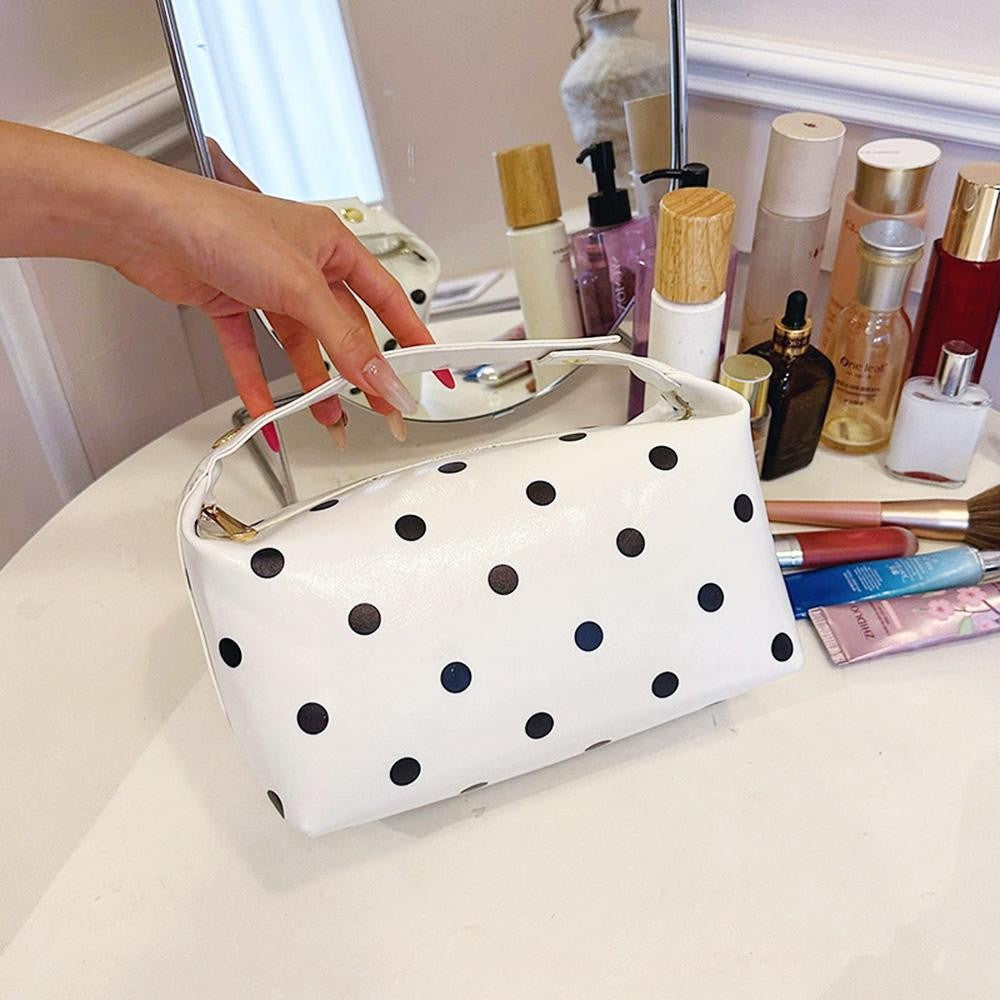Polka Dot Handle
Pouch