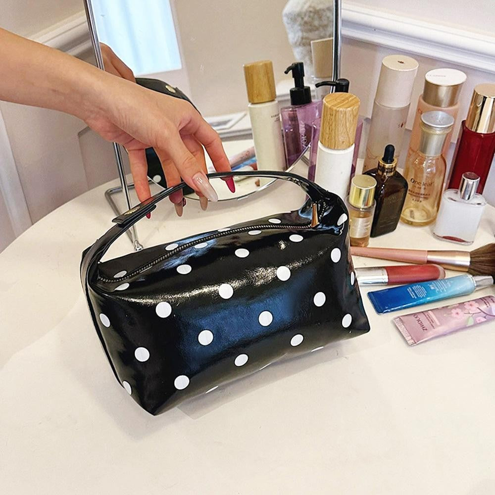 Polka Dot Handle
Pouch