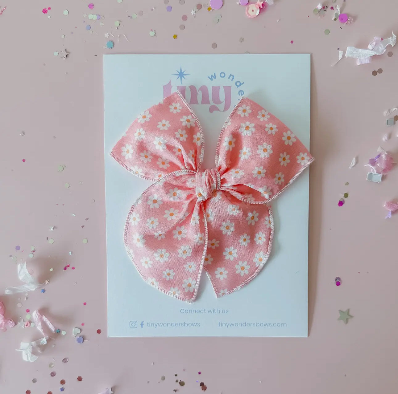 Daisies On Pink Bow