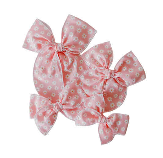 Daisies On Pink Bow